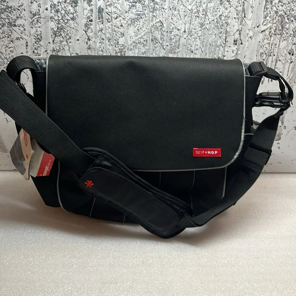 Skip Hop Dash Messenger Diaper Bag Black